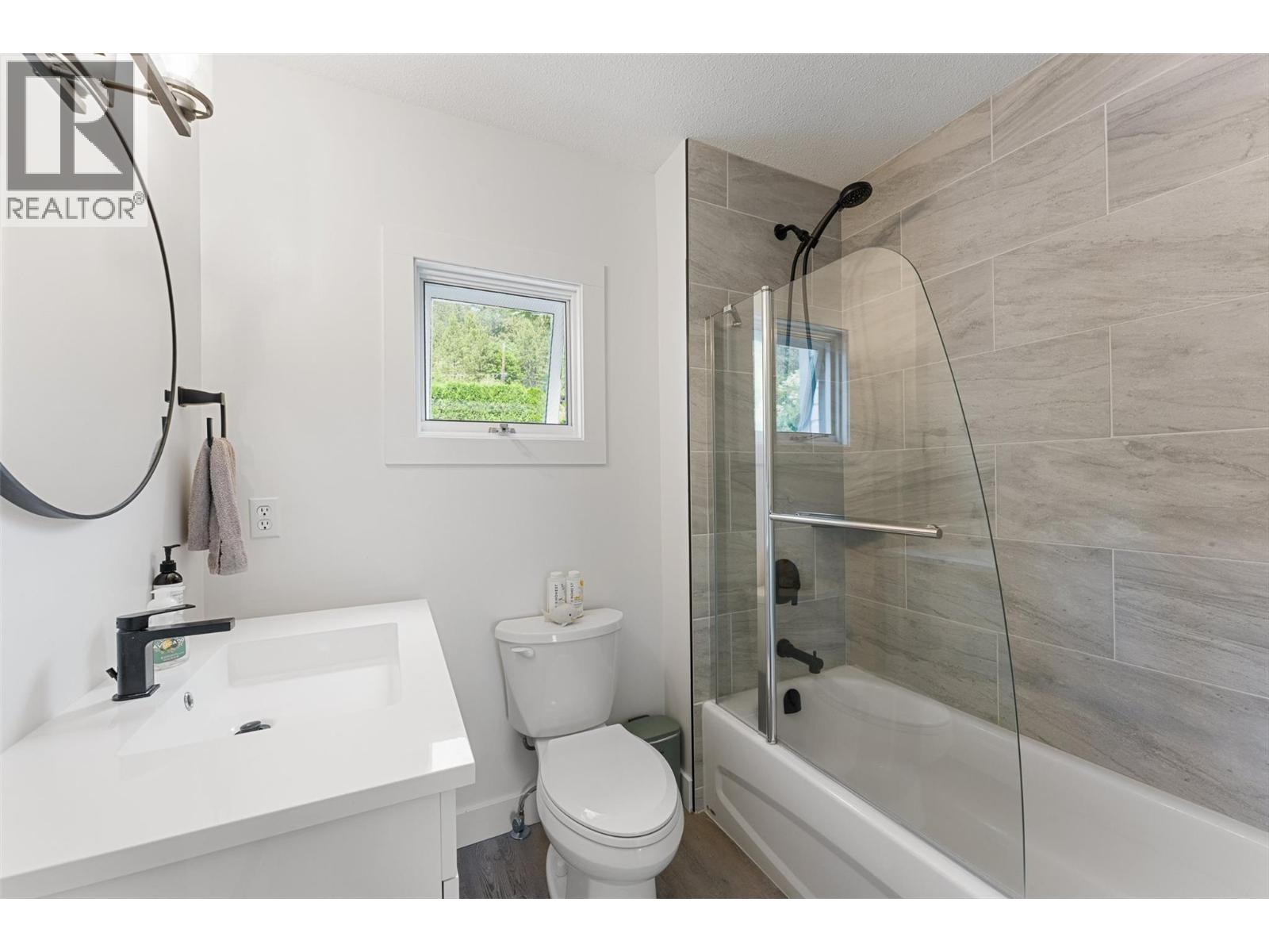 2700 Benedick Road, West Kelowna