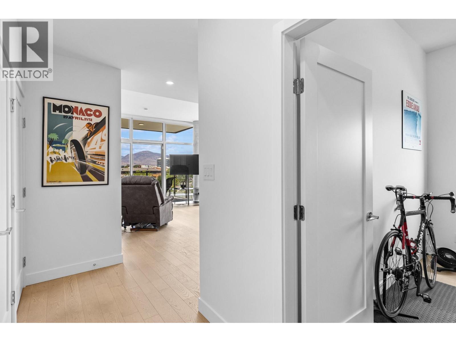 #407 3389 Lakeshore Road - 4