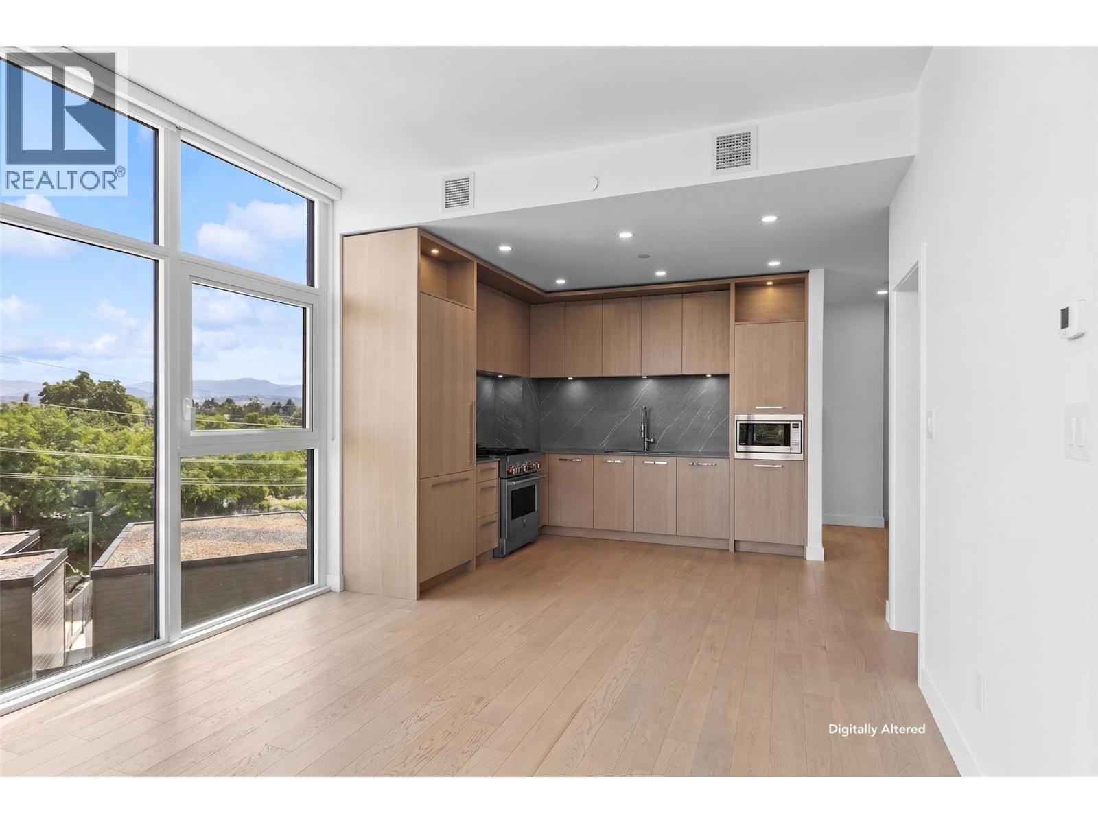 #407 3389 Lakeshore Road - 12