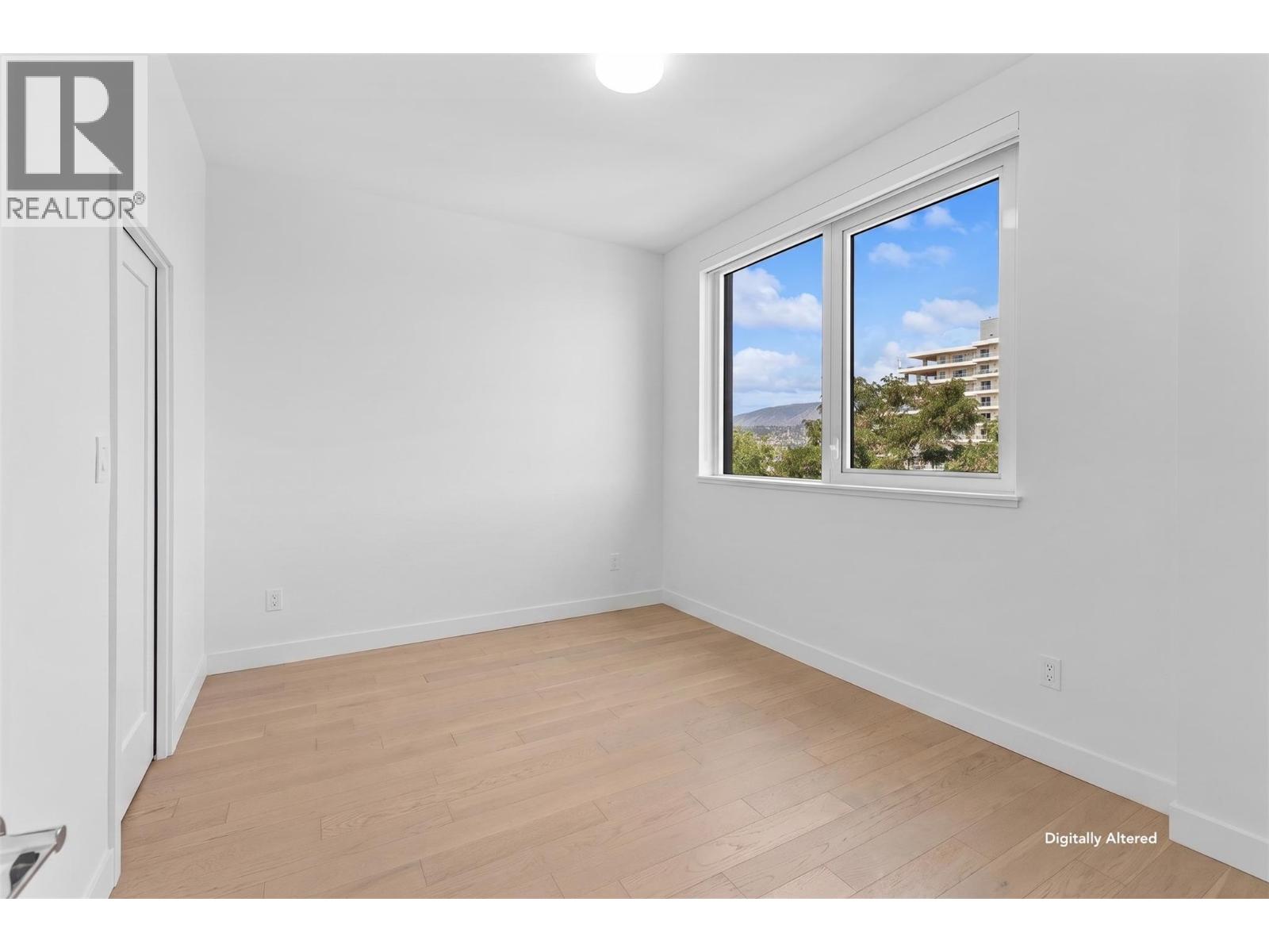 #407 3389 Lakeshore Road - 23