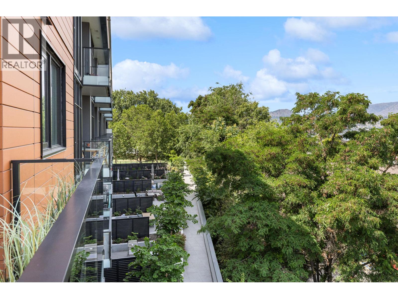 #407 3389 Lakeshore Road - 32