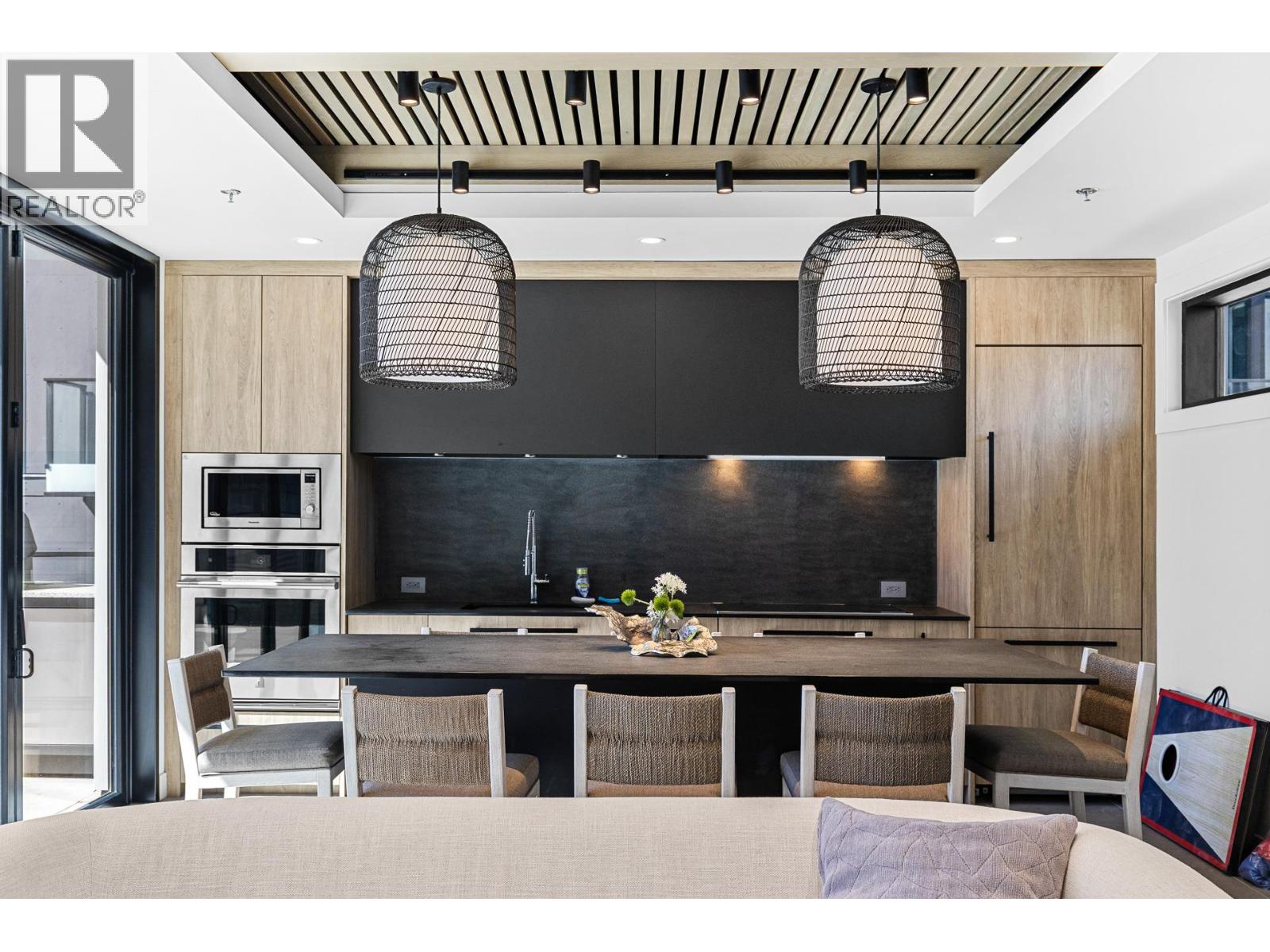 #407 3389 Lakeshore Road - 47