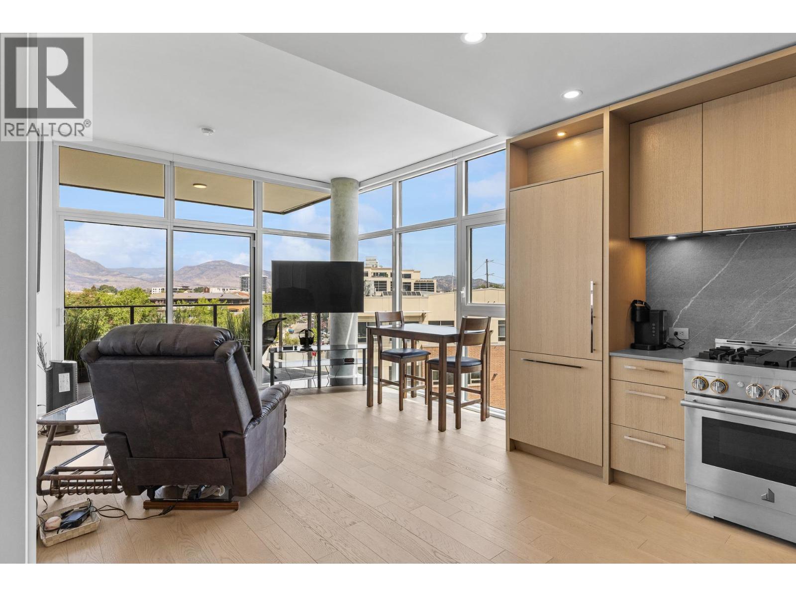 #407 3389 Lakeshore Road - 9