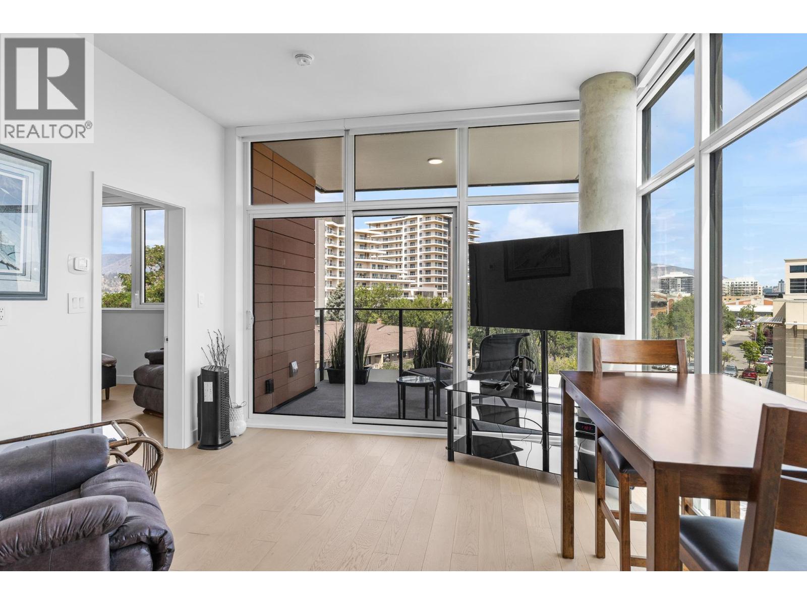 #407 3389 Lakeshore Road - 22