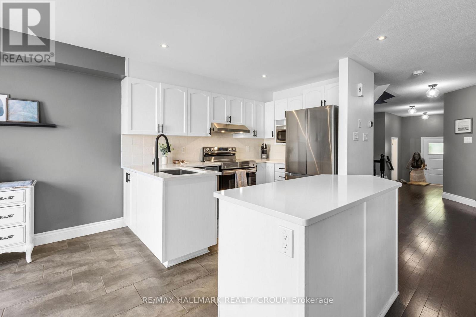 3 Bed, 3 Bath House for Sale in Ottawa – 602 LOUIS TOSCANO DRIVE, Ottawa – MLS# X13534440 - Image 13