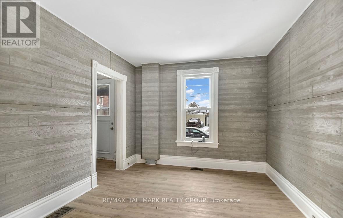 47 DANIEL STREET S - 3
