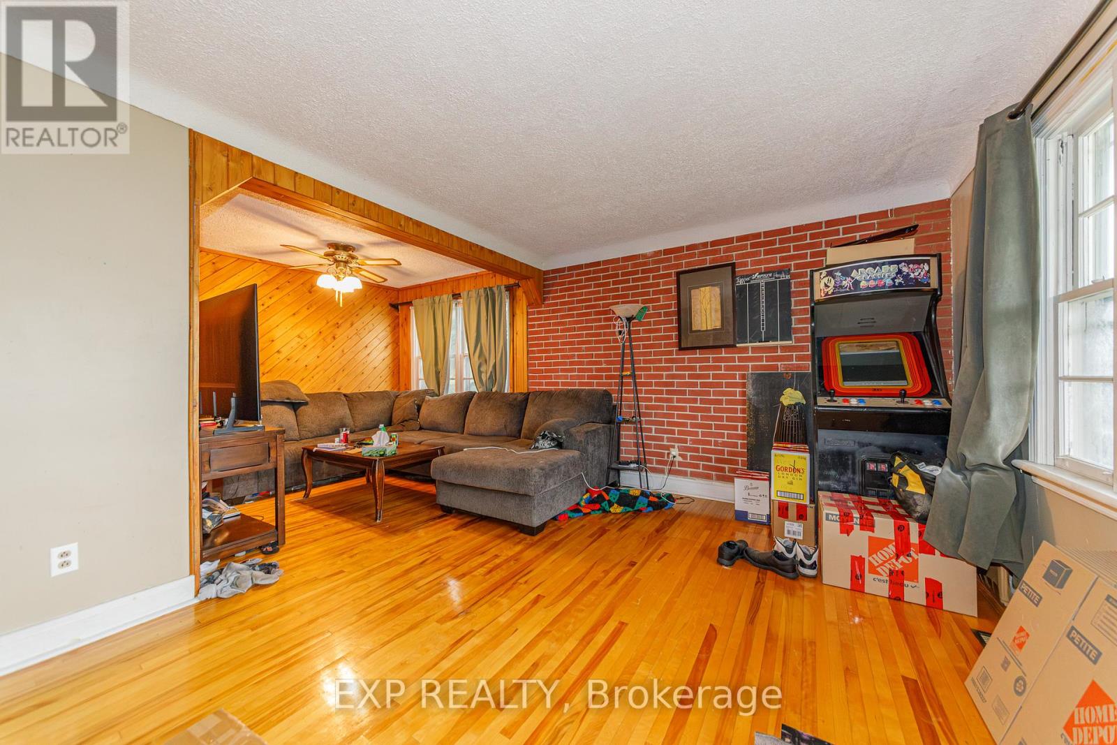789 BLAIR ROAD E - 5