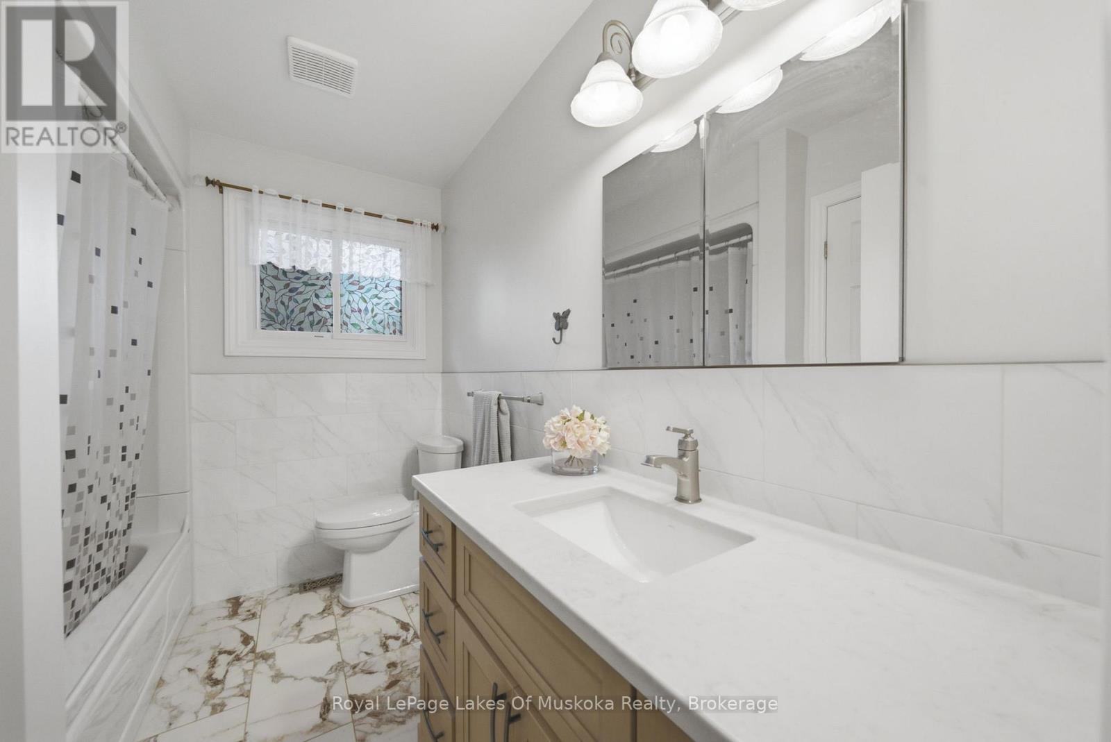 2049 MARCHMONT ROAD - 17