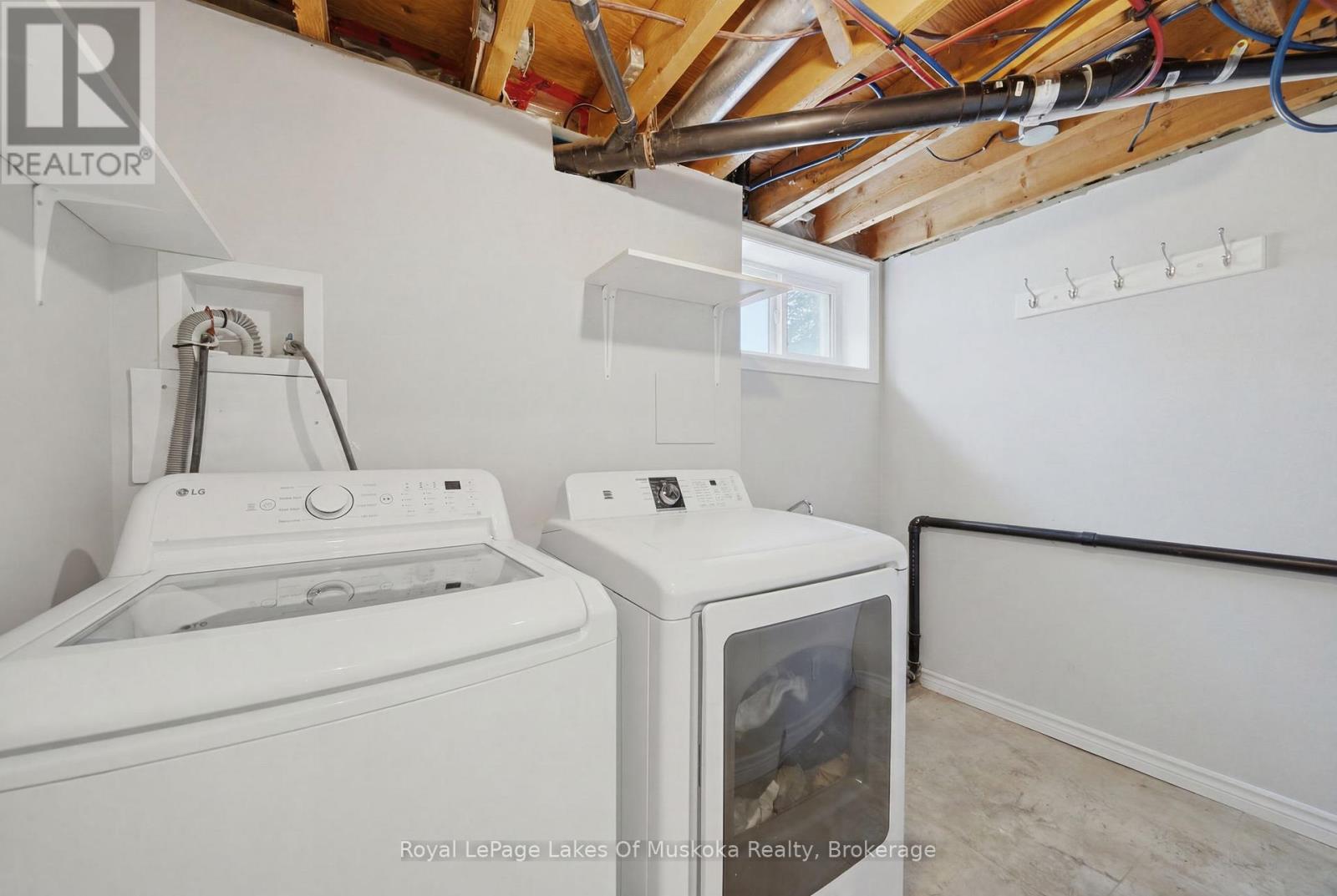 2049 MARCHMONT ROAD - 32