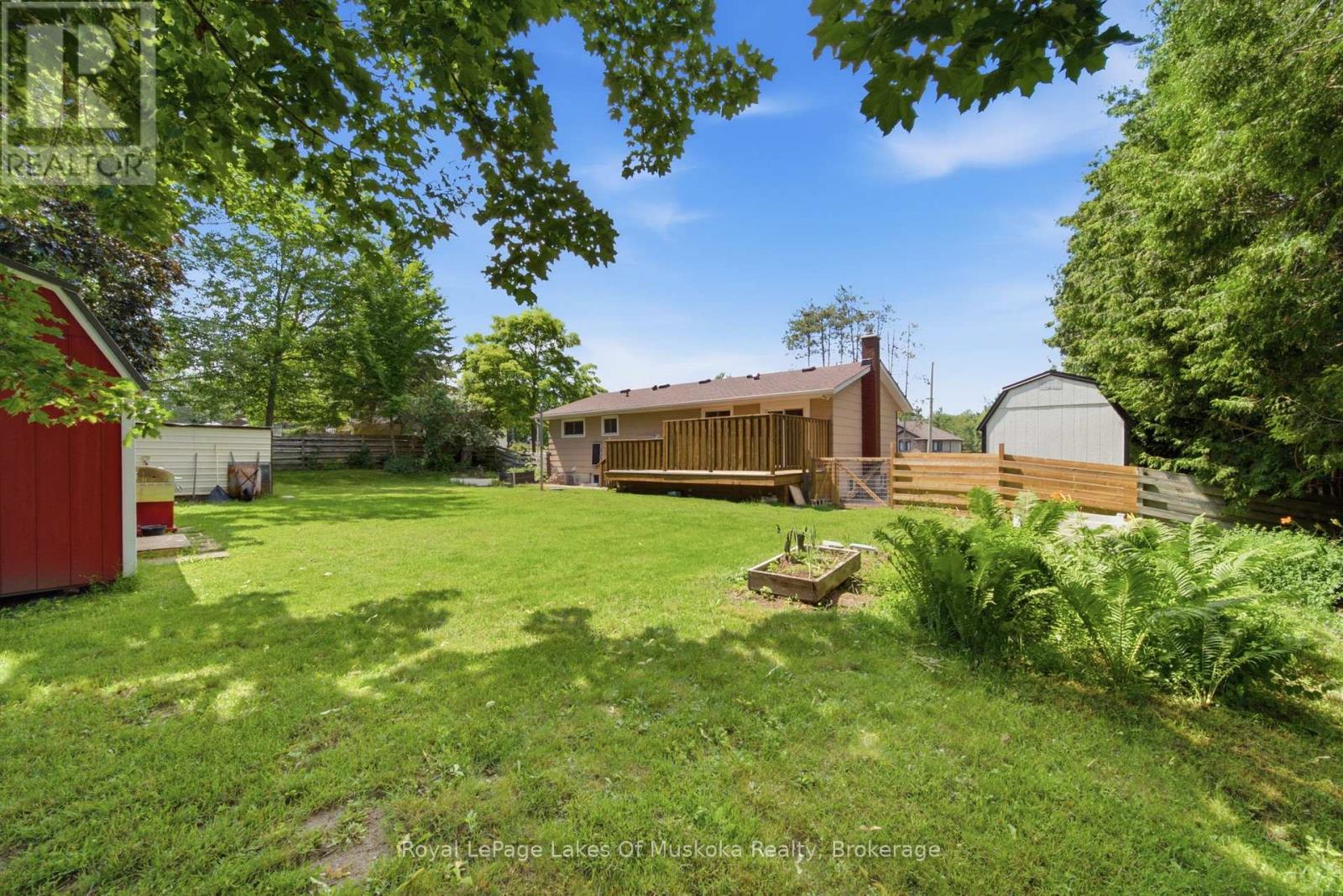 2049 MARCHMONT ROAD - 44