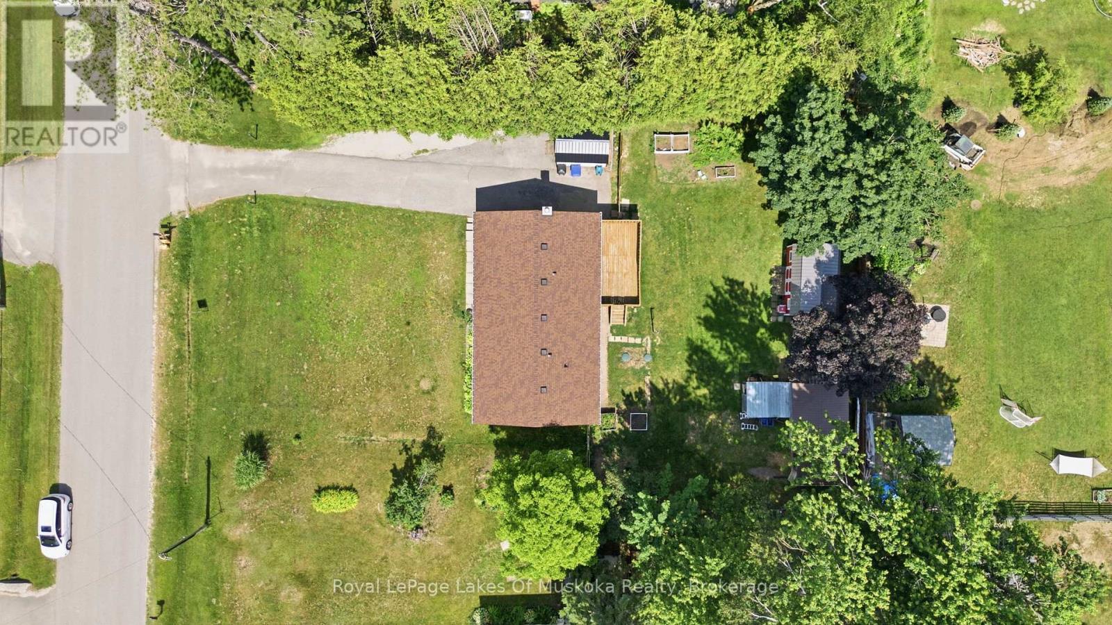 2049 MARCHMONT ROAD - 47