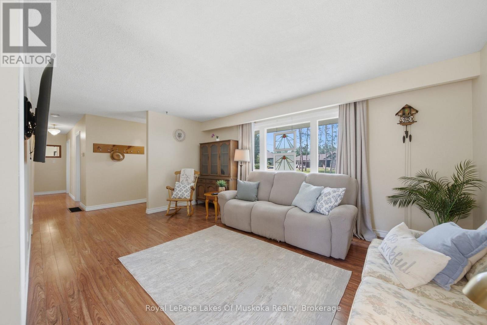 2049 MARCHMONT ROAD - 7