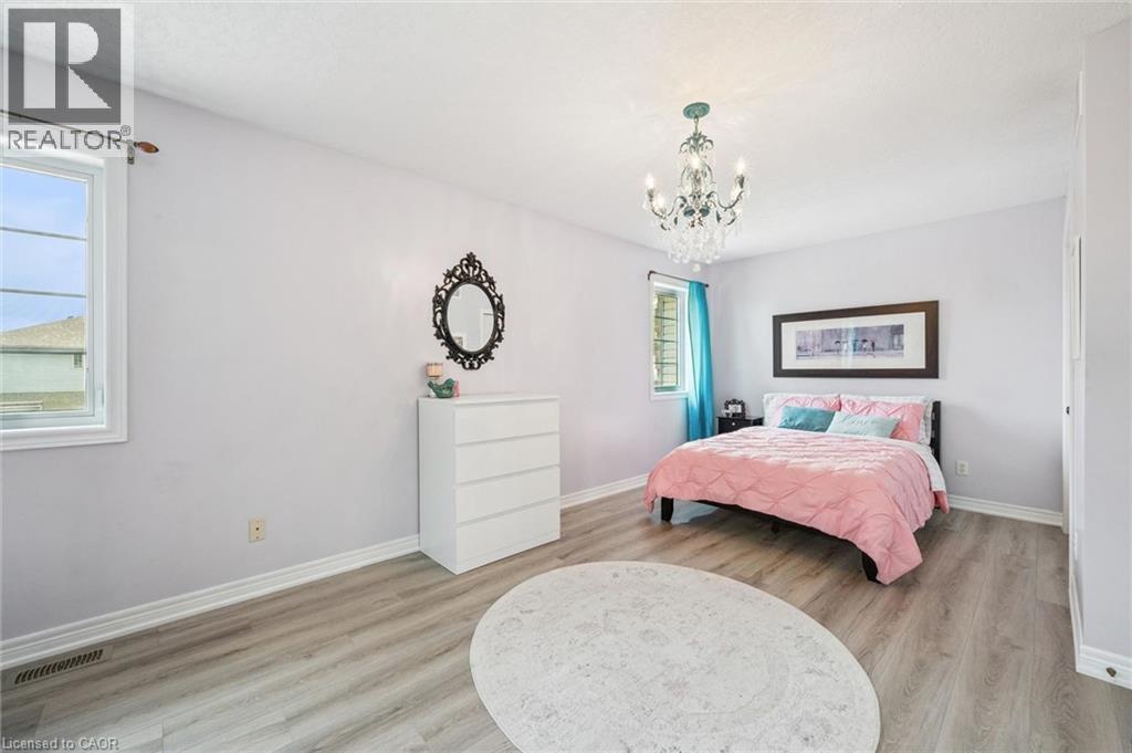 538 SANDBANKS Crescent - Image 24