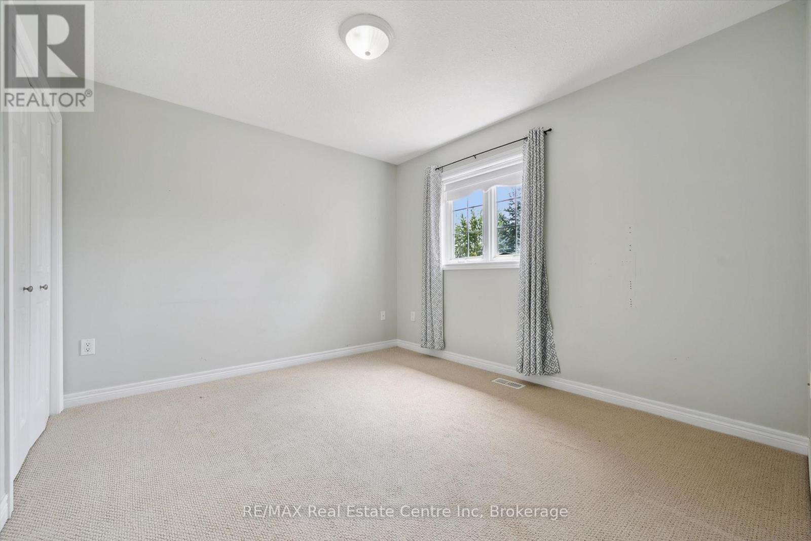 164 MACLENNAN STREET - 26