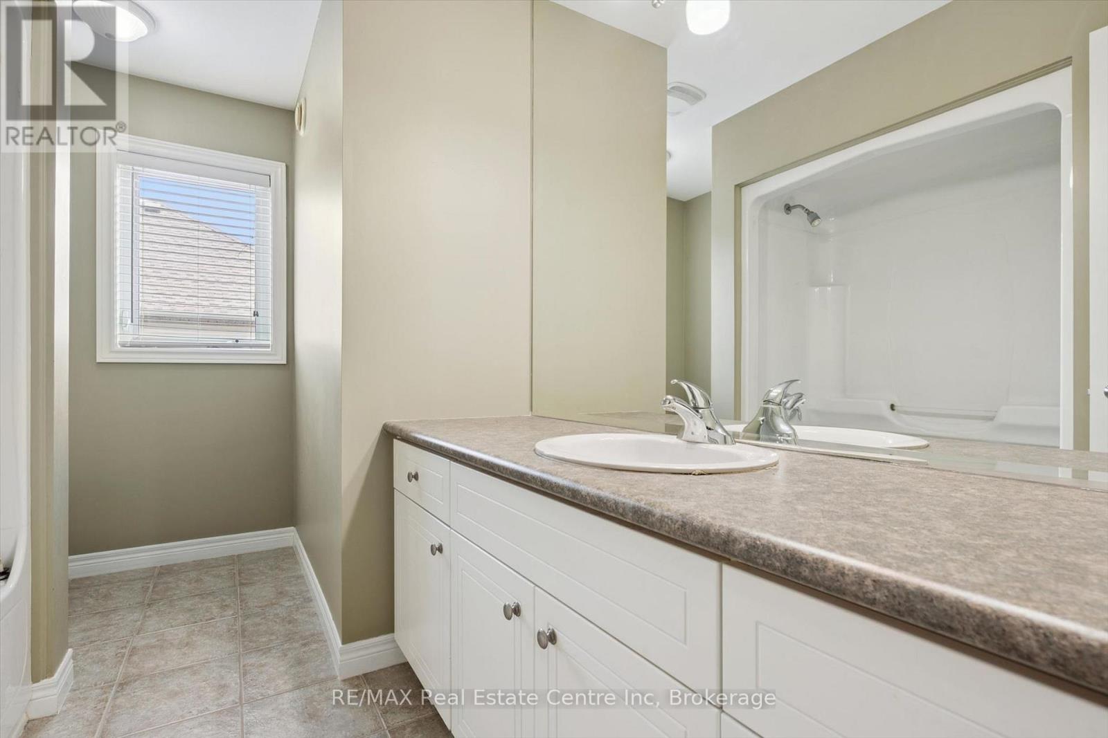 164 MACLENNAN STREET - 29
