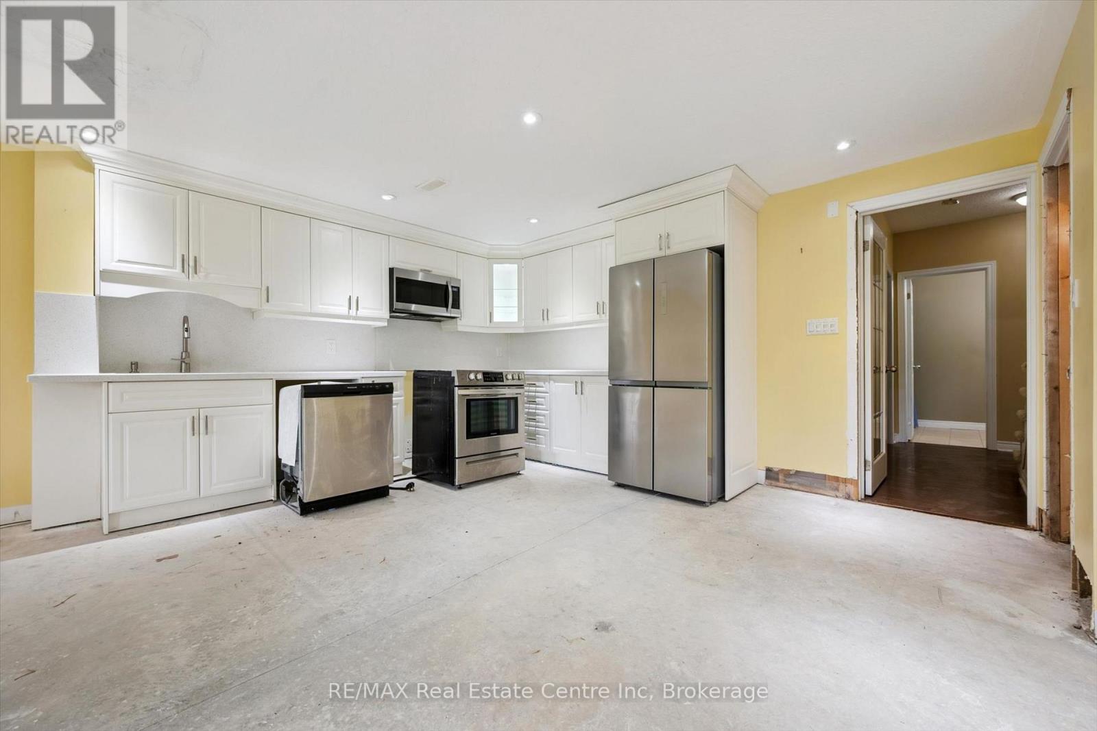 164 MACLENNAN STREET - 34