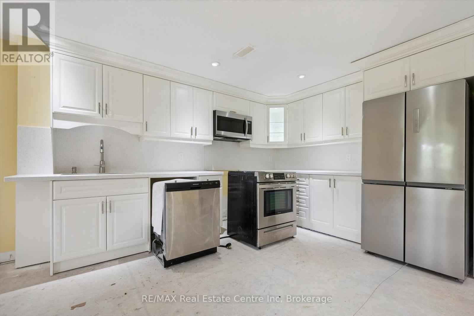164 MACLENNAN STREET - 35