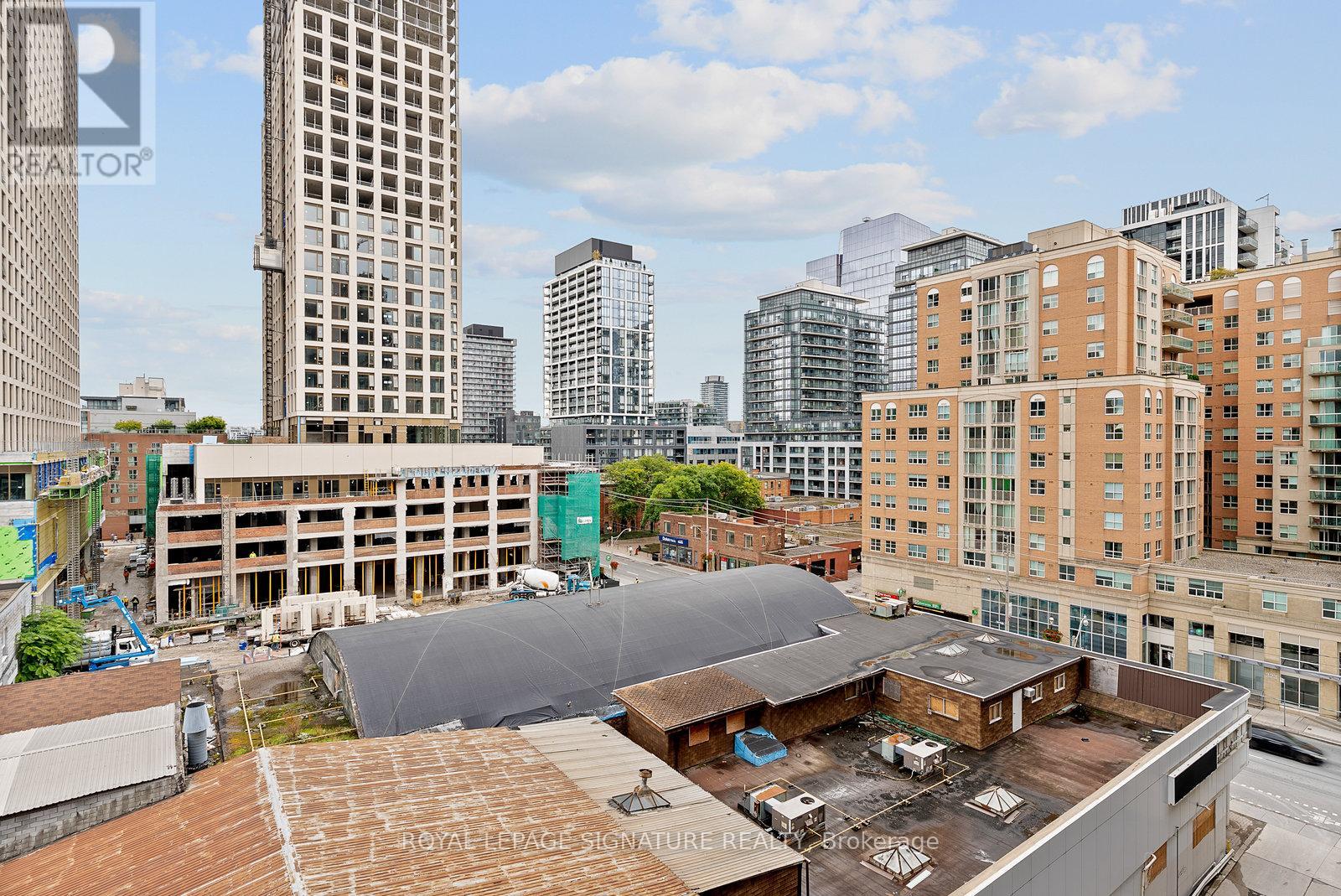 #718 320 RICHMOND STREET E - 21