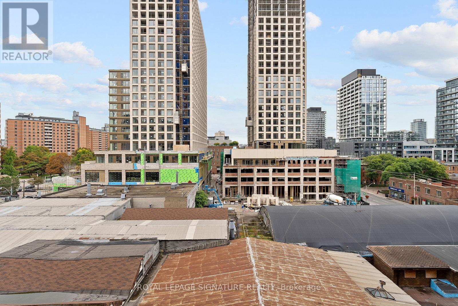 #718 320 RICHMOND STREET E - 22