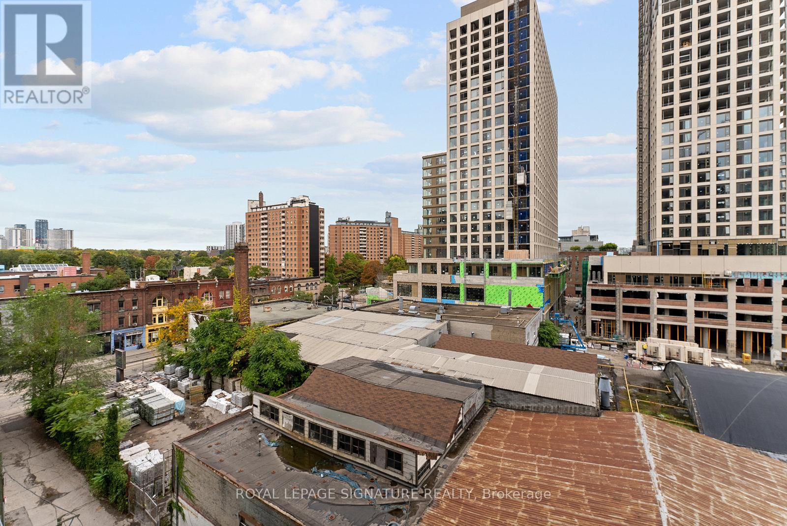 #718 320 RICHMOND STREET E - 23
