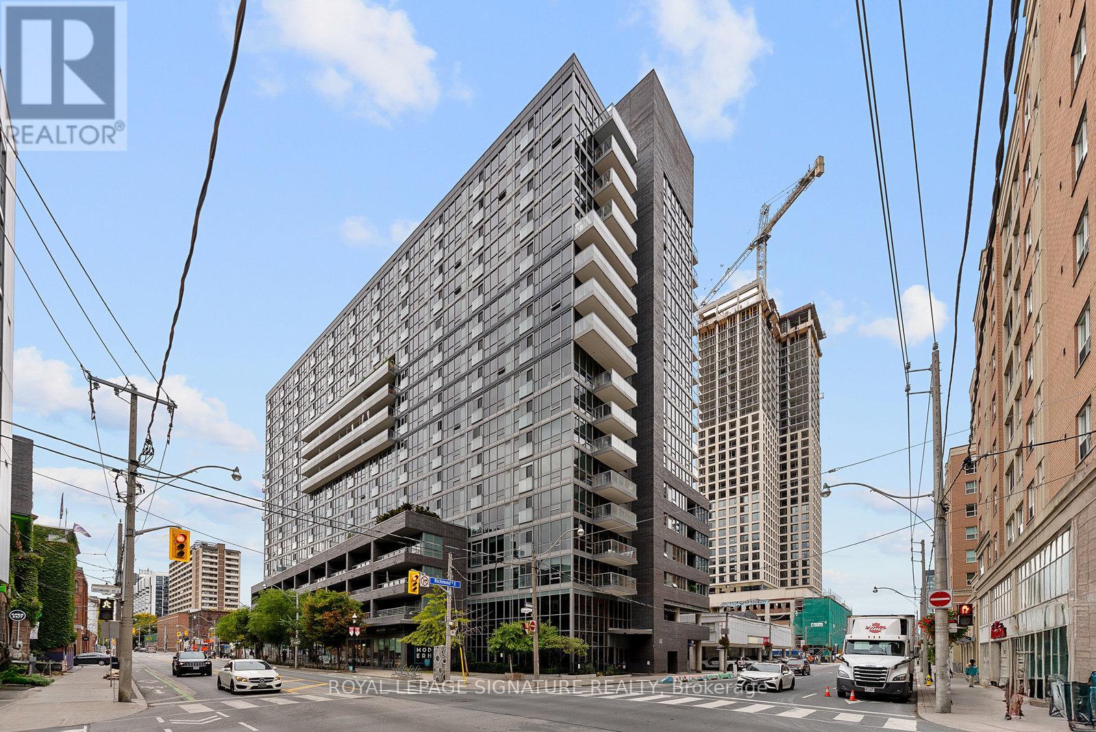 #718 320 RICHMOND STREET E - 27