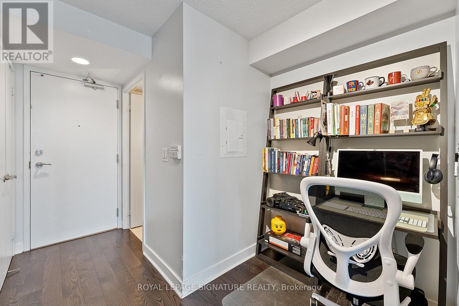 #718 320 RICHMOND STREET E - 6