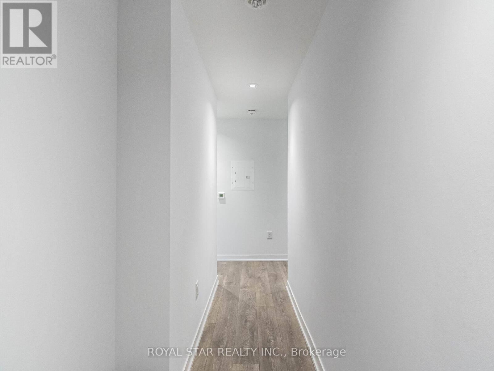 #1305 20 RICHARDSON STREET - 35