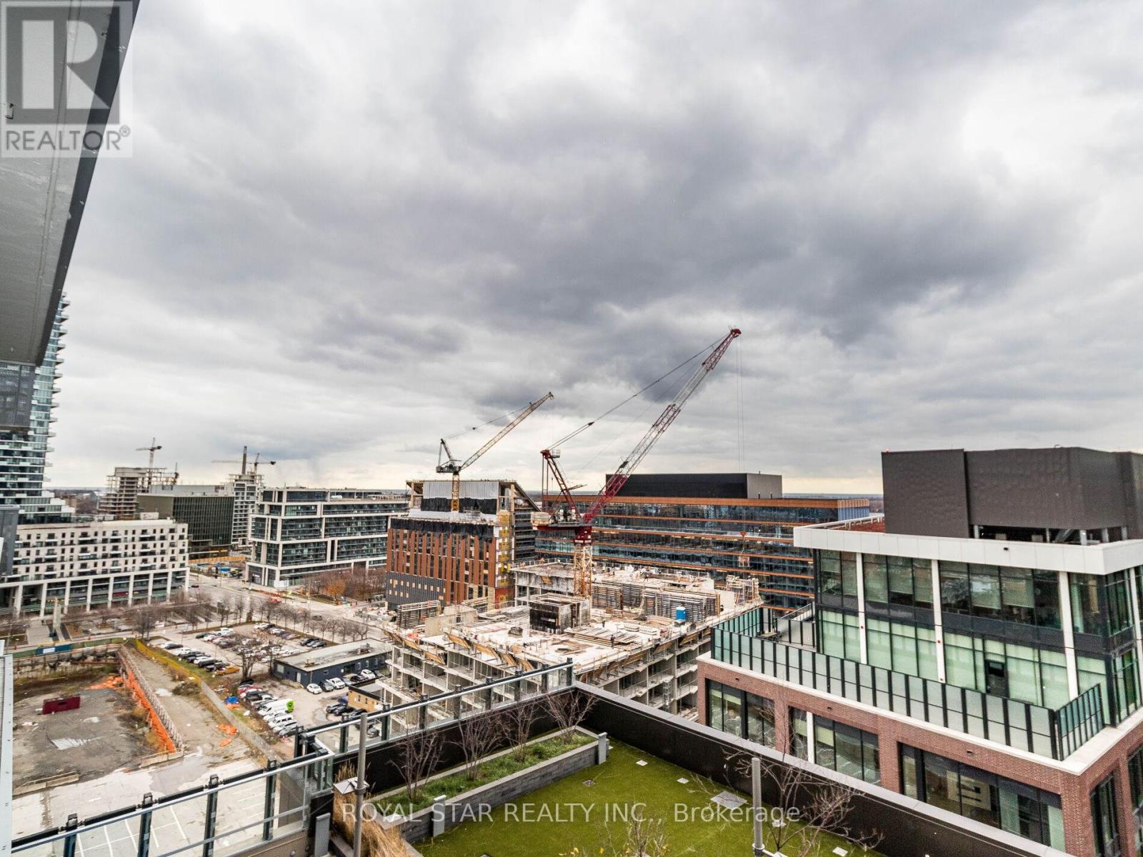 #1305 20 RICHARDSON STREET - 36