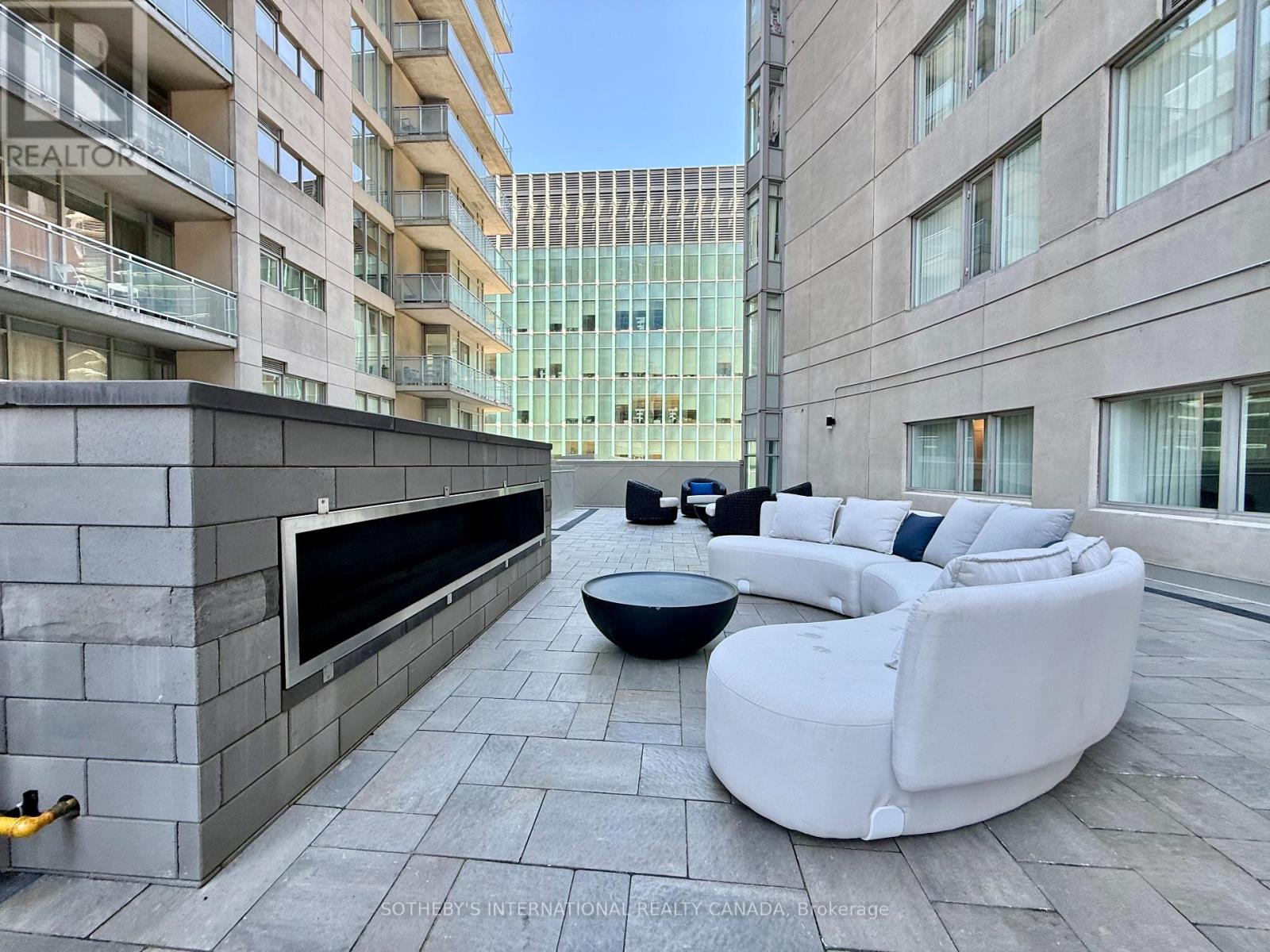 #717 210 VICTORIA STREET - 13