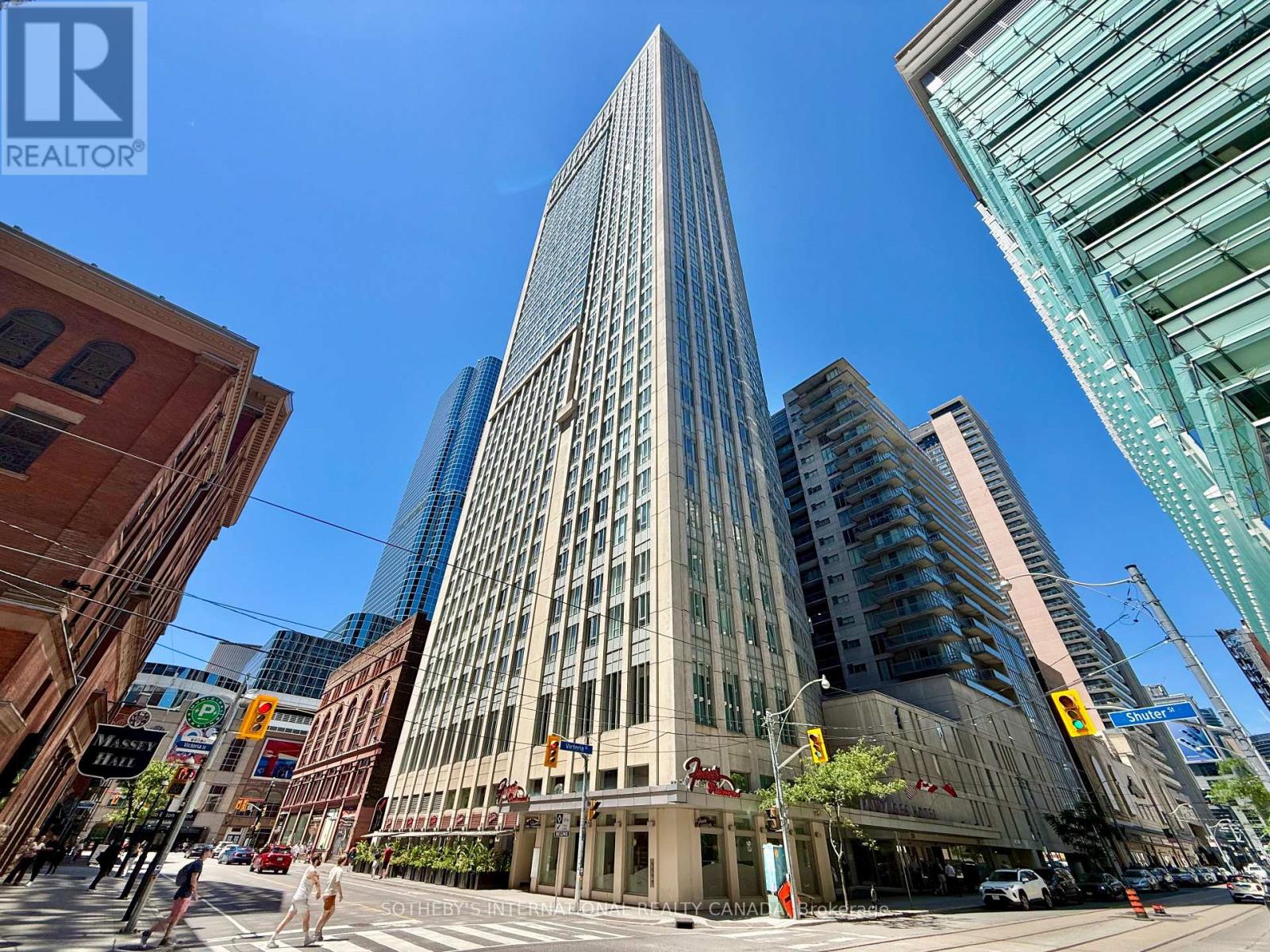#717 210 VICTORIA STREET - 19