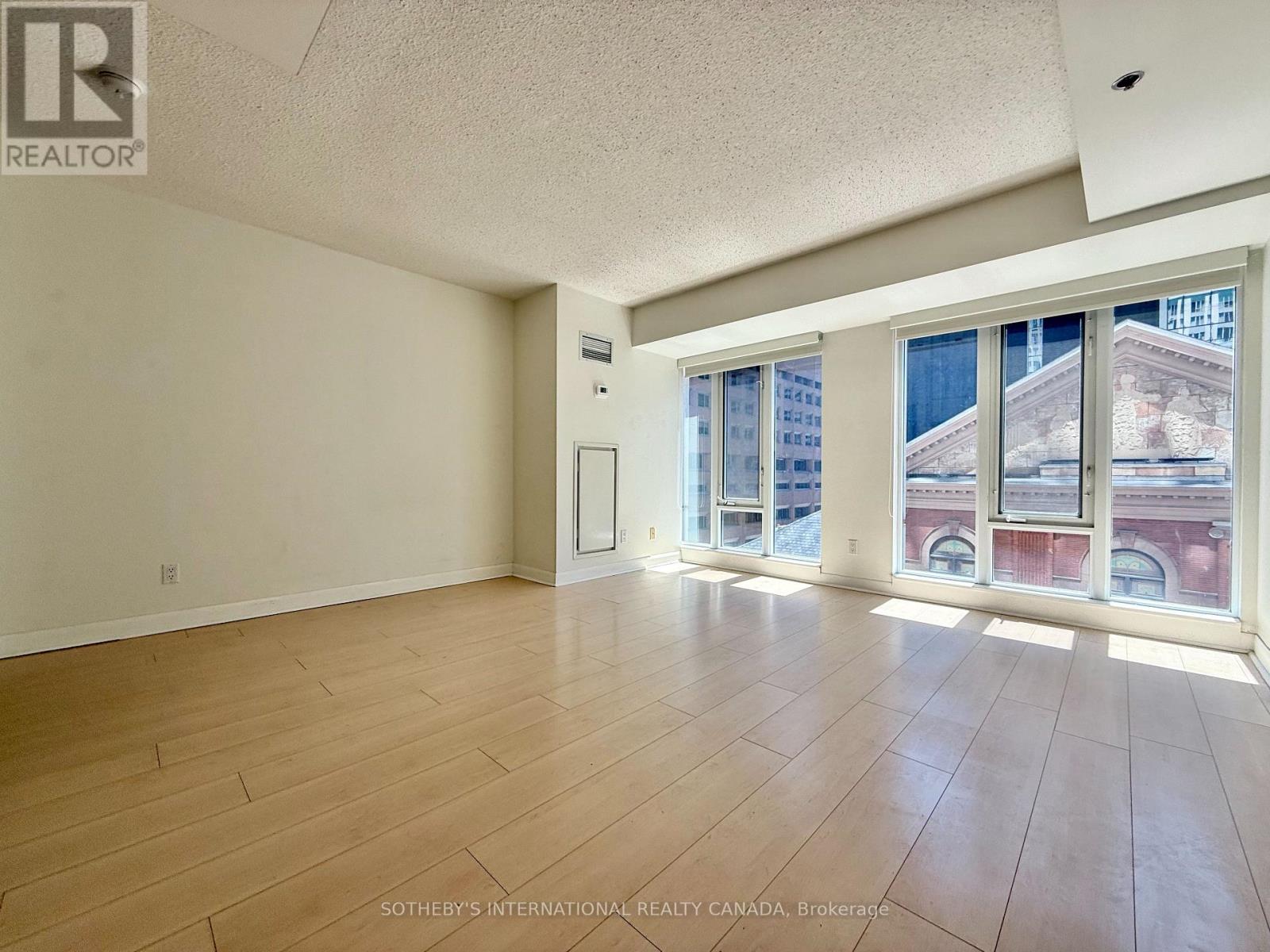 #717 210 VICTORIA STREET - 6