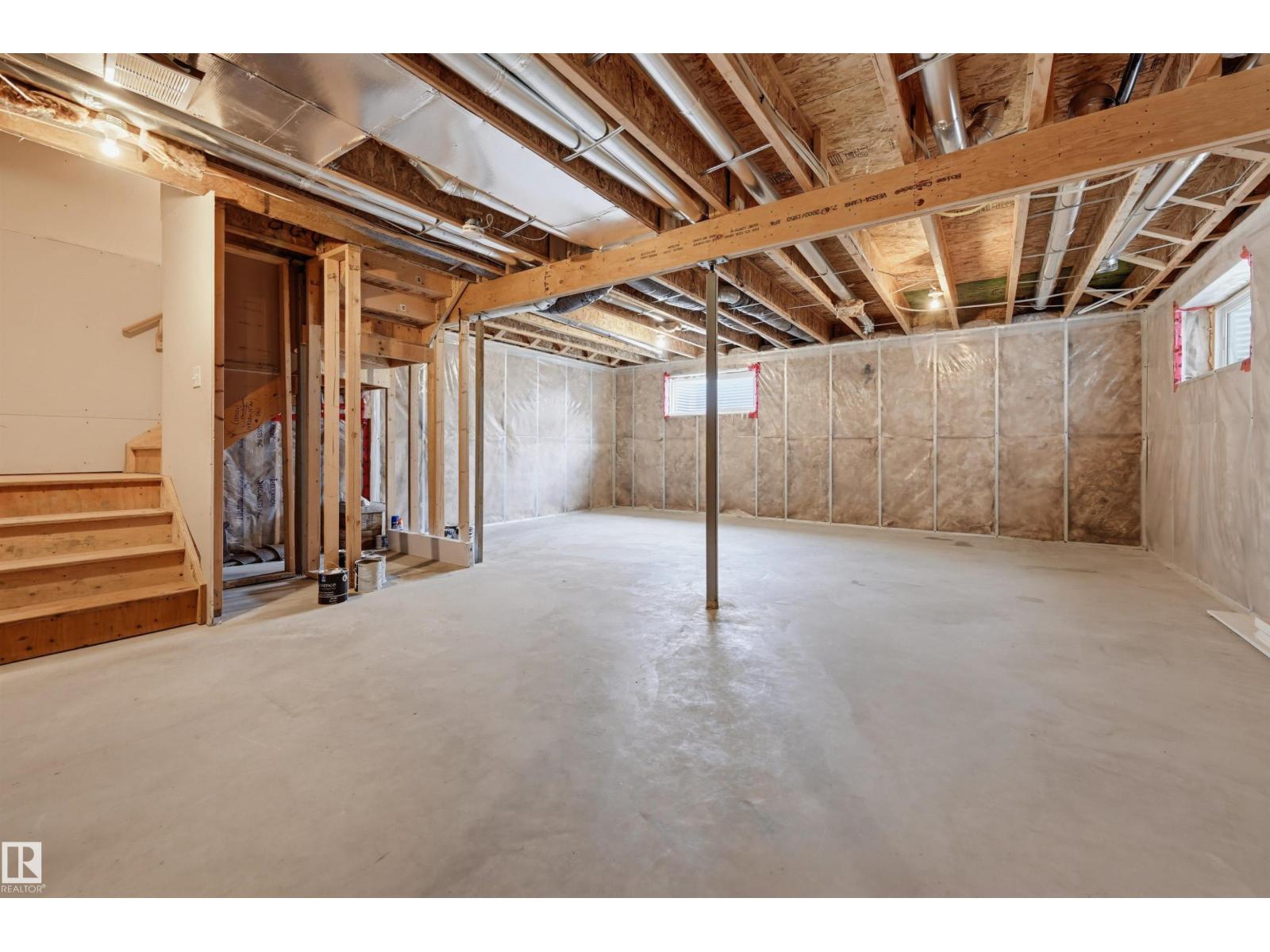 16428 12 AV SW - 32