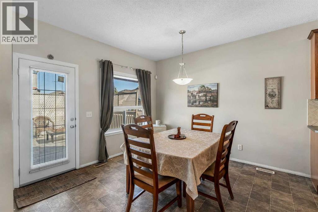 149 Saddlecrest Green NE - 26