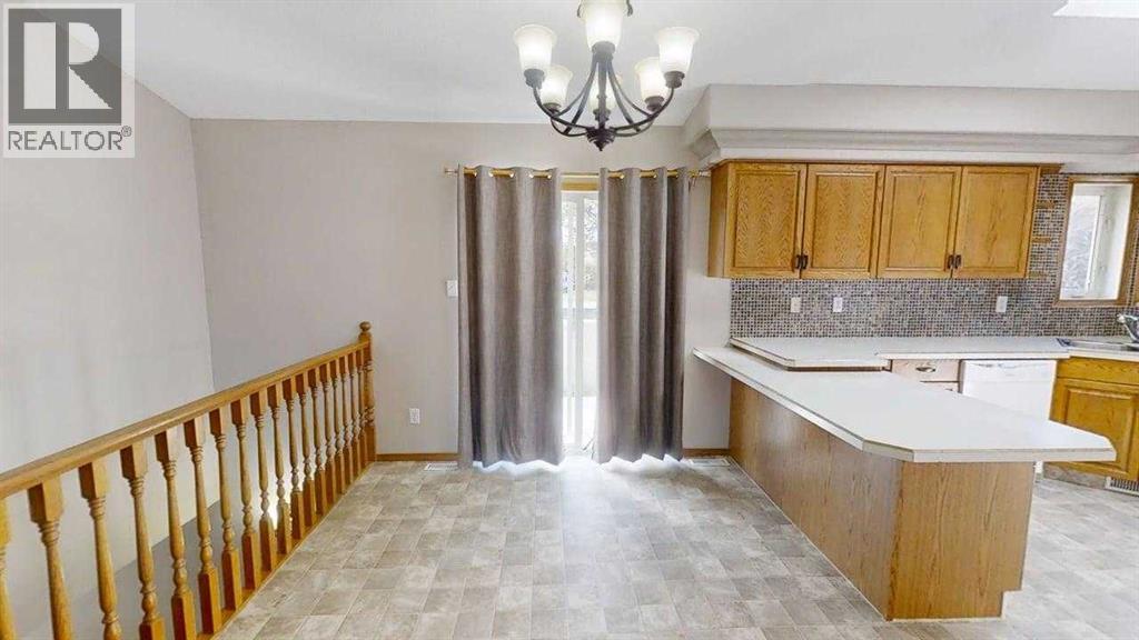 42 Mt Backus Crescent W - 7