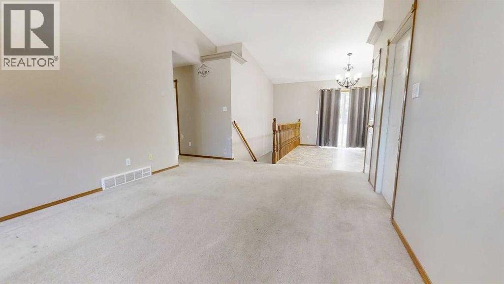 42 Mt Backus Crescent W - 3