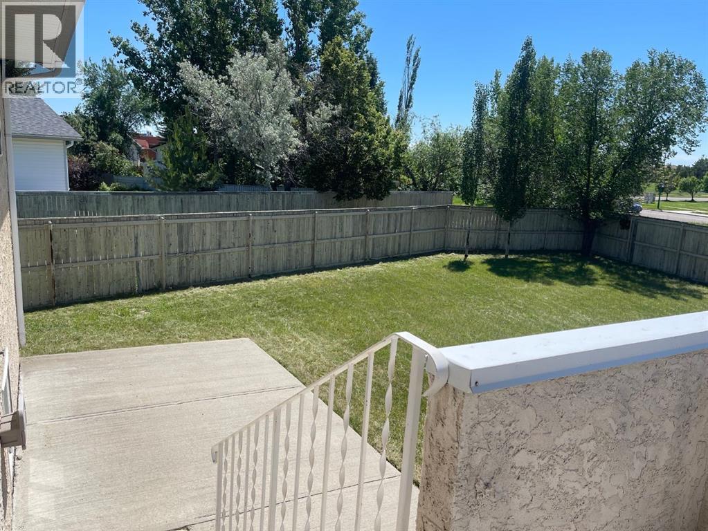 42 Mt Backus Crescent W - 26