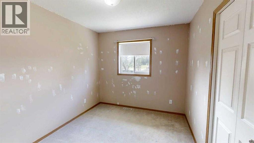 42 Mt Backus Crescent W - 17