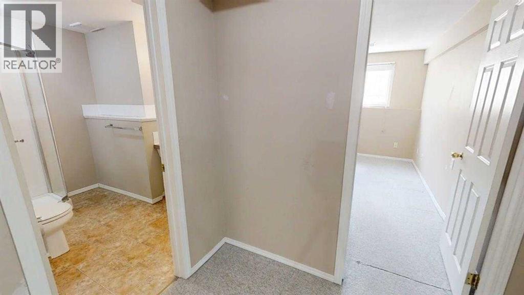 42 Mt Backus Crescent W - 20