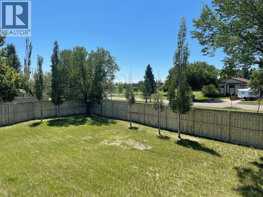 42 Mt Backus Crescent W - 27