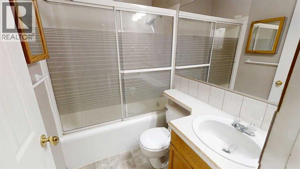 42 Mt Backus Crescent W - 12