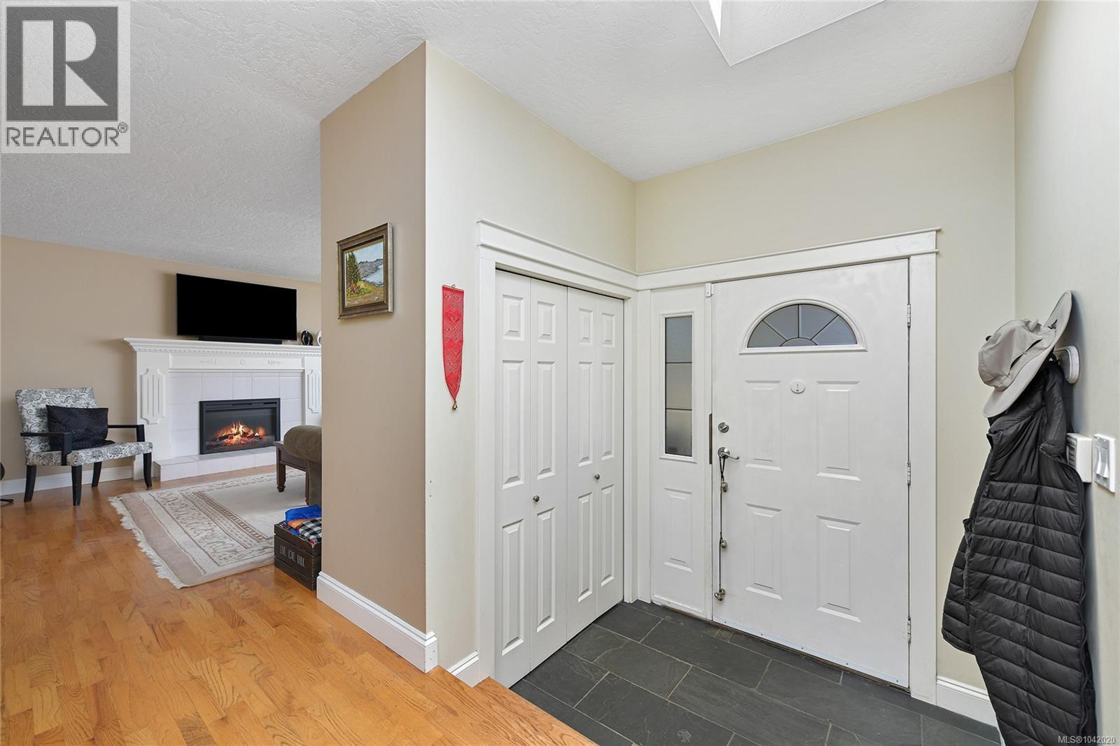 786 Cameo St, Saanich