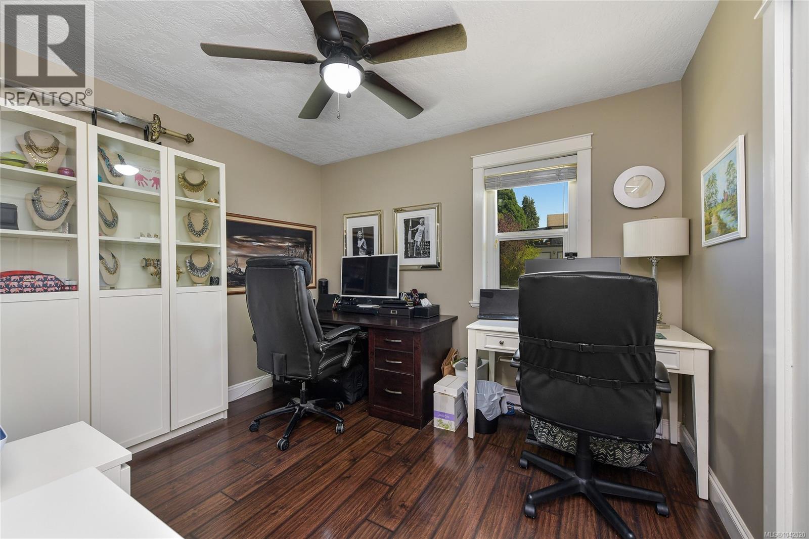 786 Cameo St, Saanich