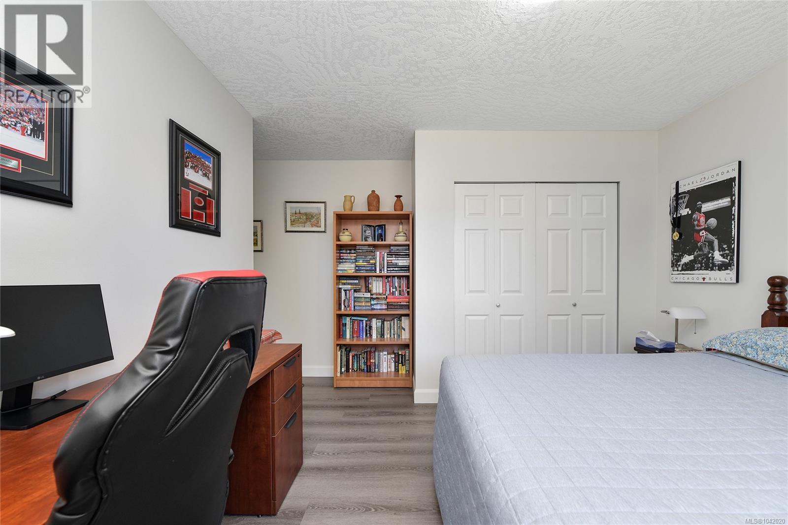 786 Cameo St, Saanich