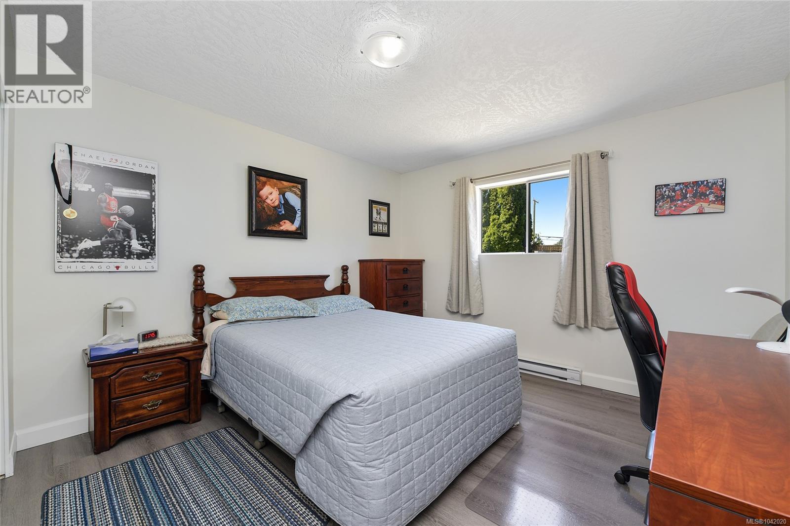 786 Cameo St, Saanich