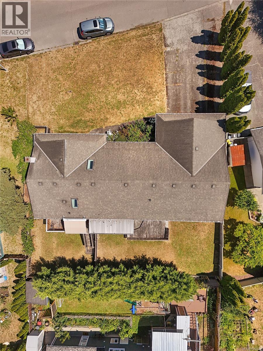 786 Cameo St, Saanich