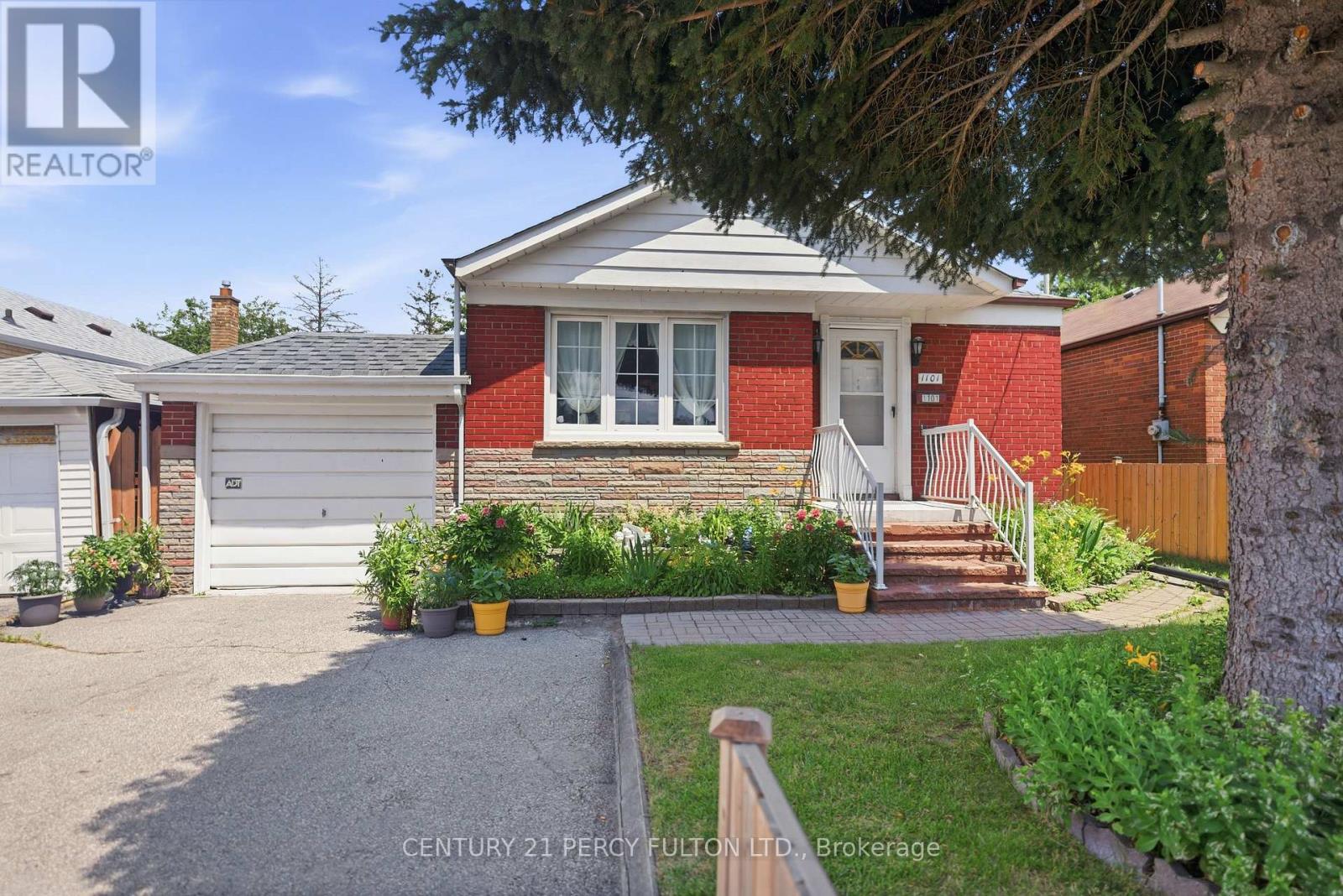 1101 Warden Ave - exterior