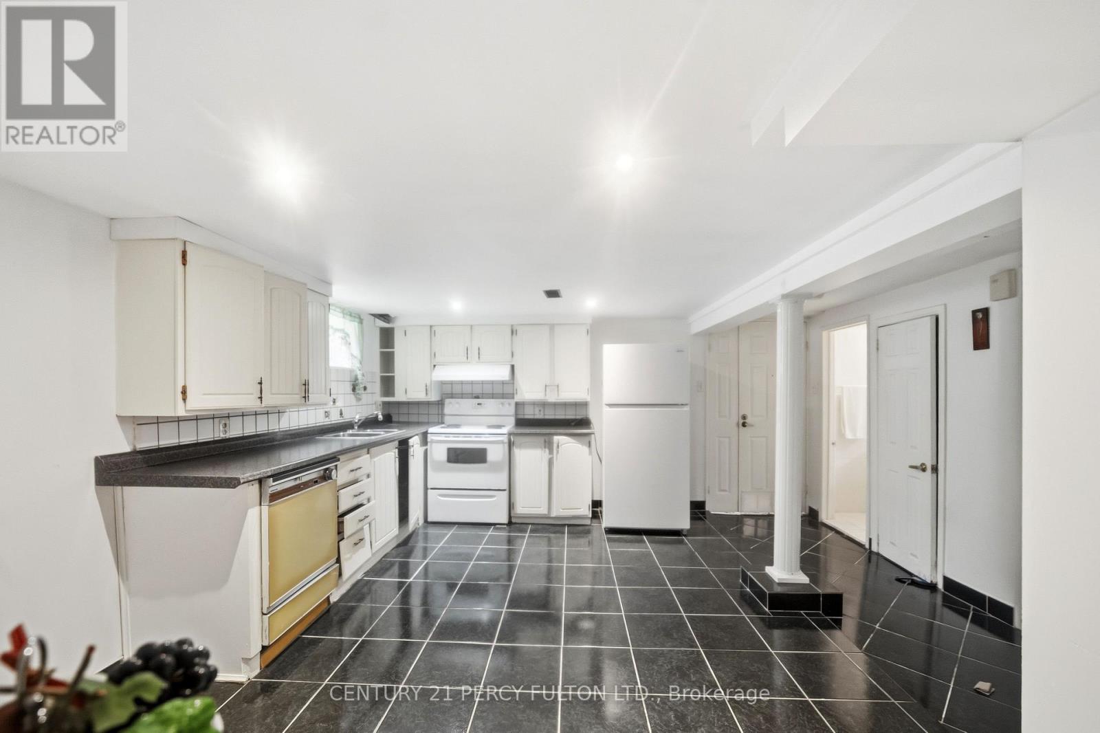 1101 WARDEN AVENUE - Image 21