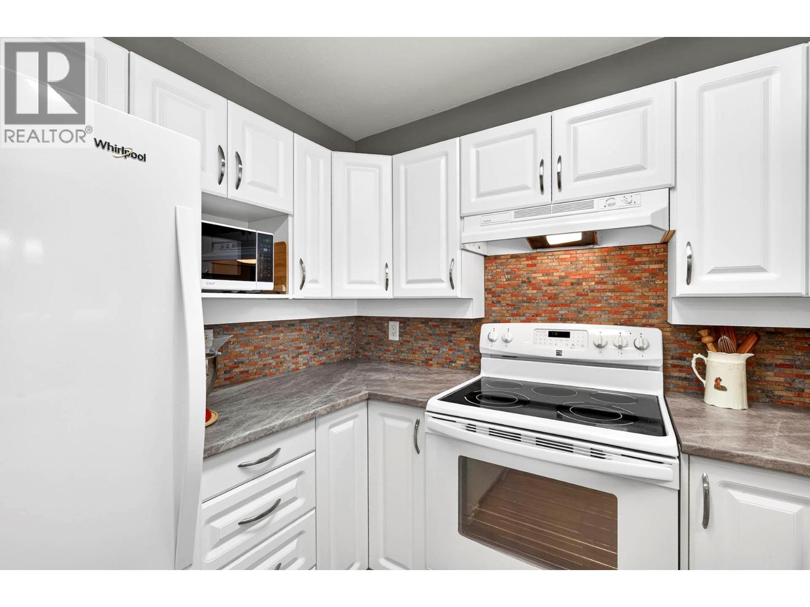 #102 510 Lorne Street - 6