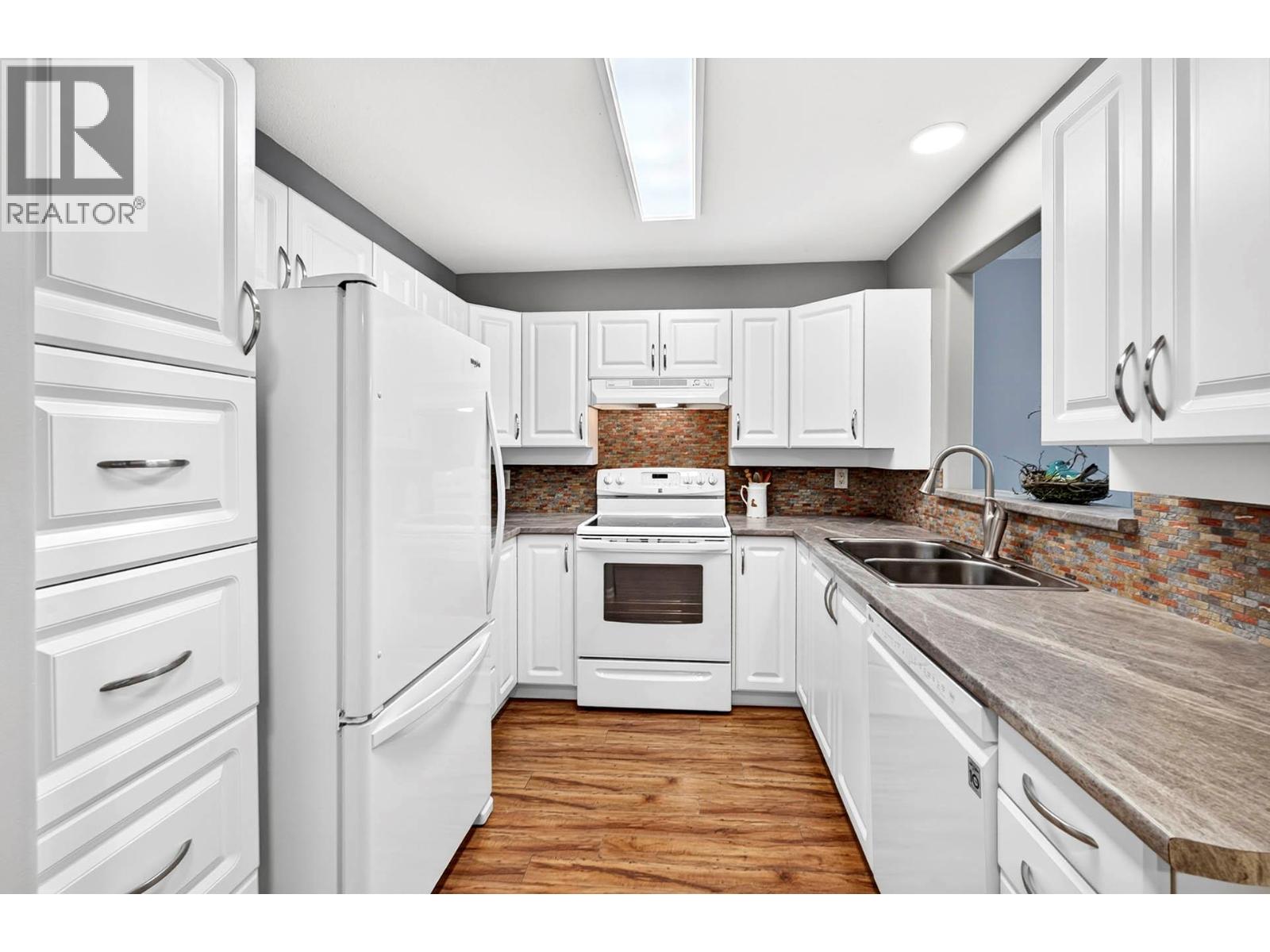#102 510 Lorne Street - Image 4