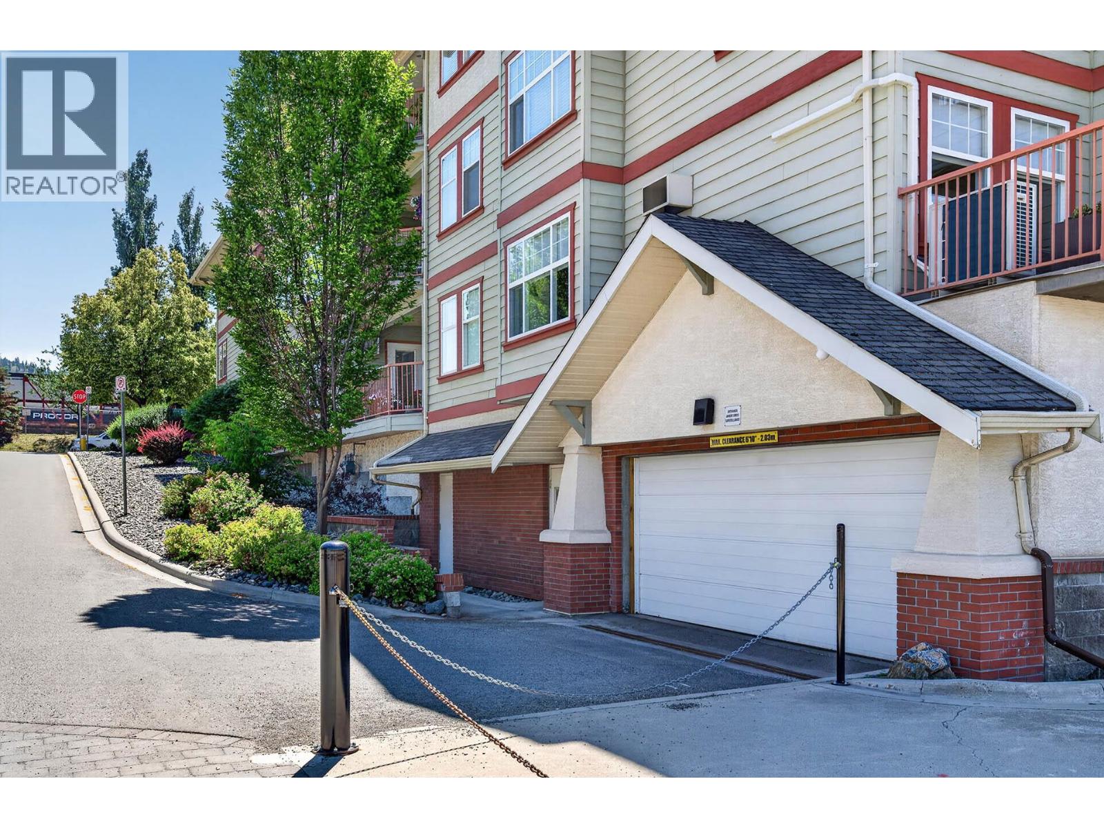 #102 510 Lorne Street - 35